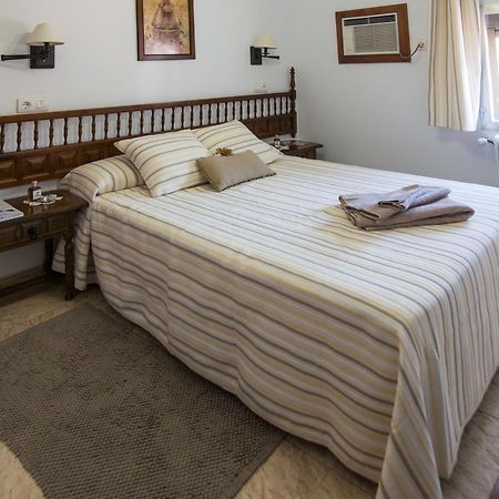 Hostal Alba Taruta Guadalupe  Bilik gambar