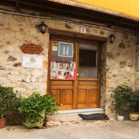 Hostal Alba Taruta Guadalupe  Luaran gambar