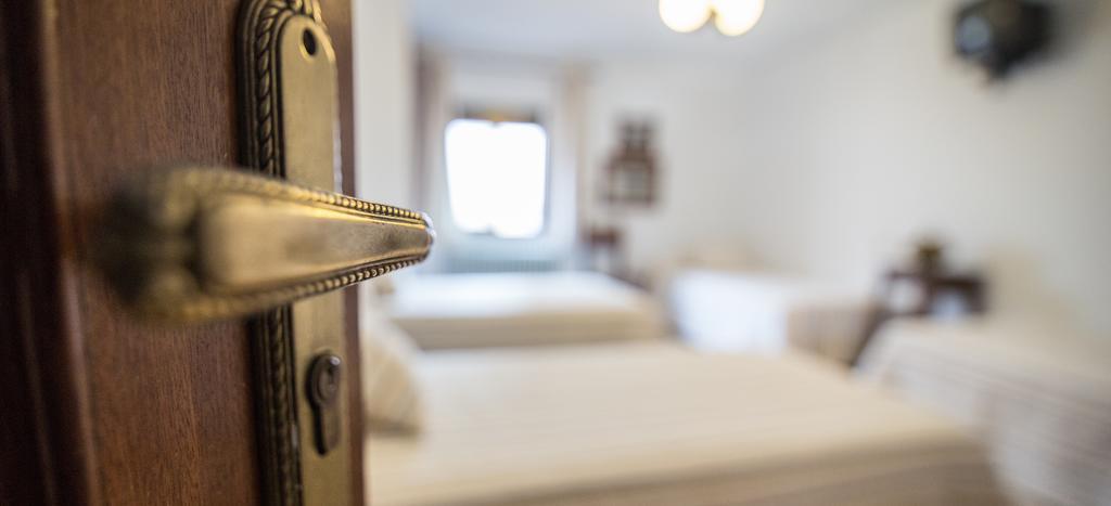 Hostal Alba Taruta Guadalupe  Bilik gambar