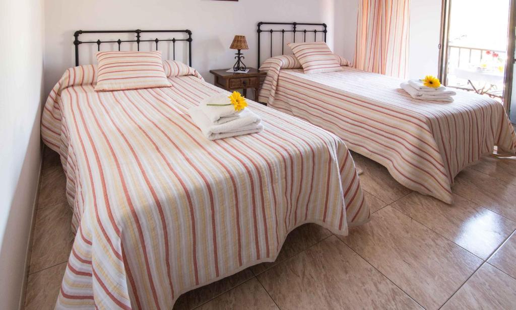 Hostal Alba Taruta Guadalupe  Luaran gambar