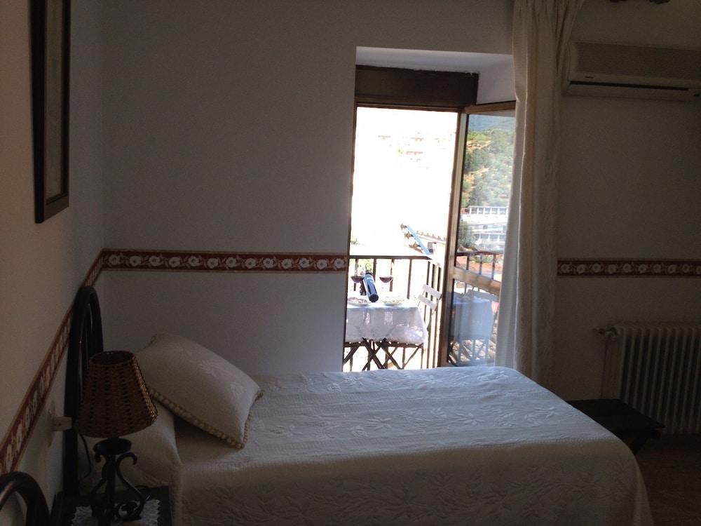 Hostal Alba Taruta Guadalupe  Luaran gambar